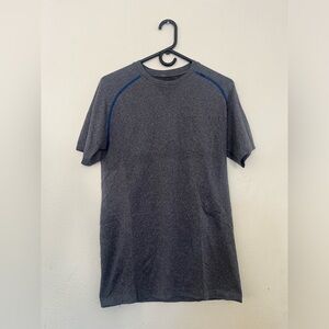 Lululemon Metal Vent Shirt Mens Medium Gray Performance Stretch Short Sleeve